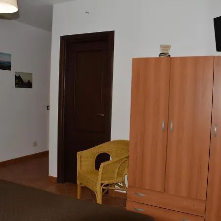 A Due Passi Dal Mare Bed and Breakfast 3*