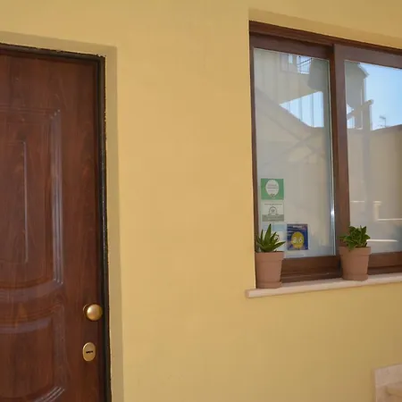 Oda ve Kahvaltı A Due Passi Dal Mare 3*